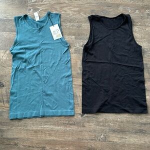 Zyia Parallel Tanks in Miss and Black Size Large NWT